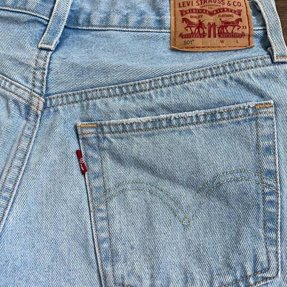 LEVI'S 501 Original Cut-Off Shorts Light Wash Size 27 Button Fly High Rise - Picture 3 of 14